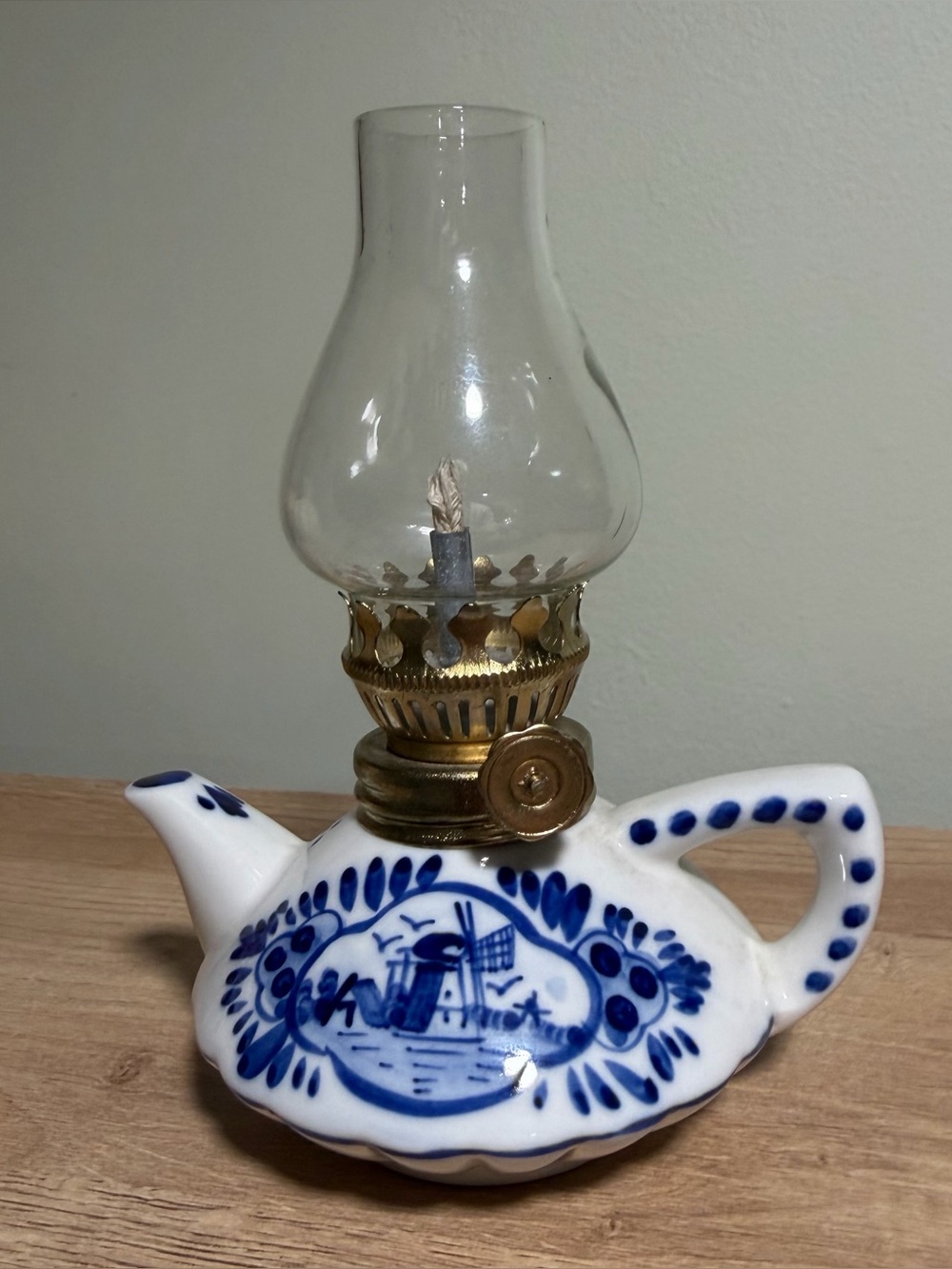 Delfts Blue Hand Painted Mini Teapot Finger Oil Lamp Windmill Ceramic Blue White